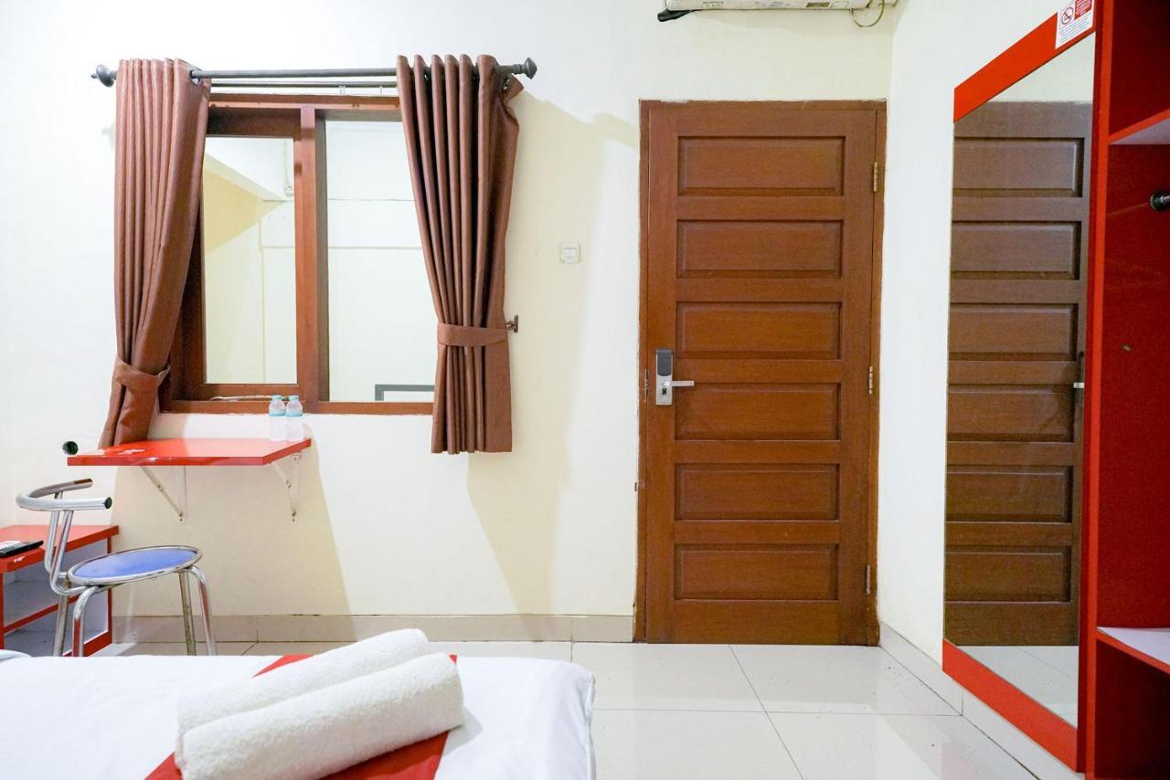 Reddoorz At Buah Batu 5 Bandung Exterior foto