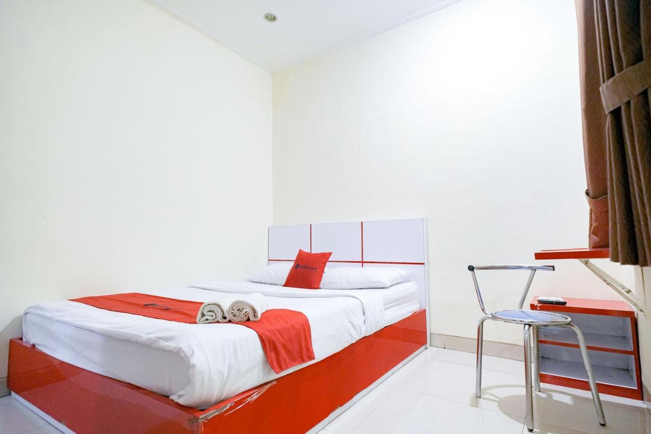 Reddoorz At Buah Batu 5 Bandung Exterior foto